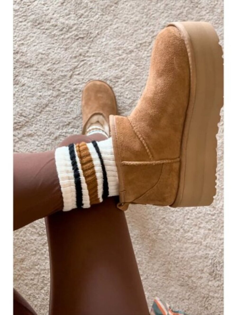 UGG Classic Ultra Mini Platform Boot in Chestnut Size US 10 - Picture 3 of 11